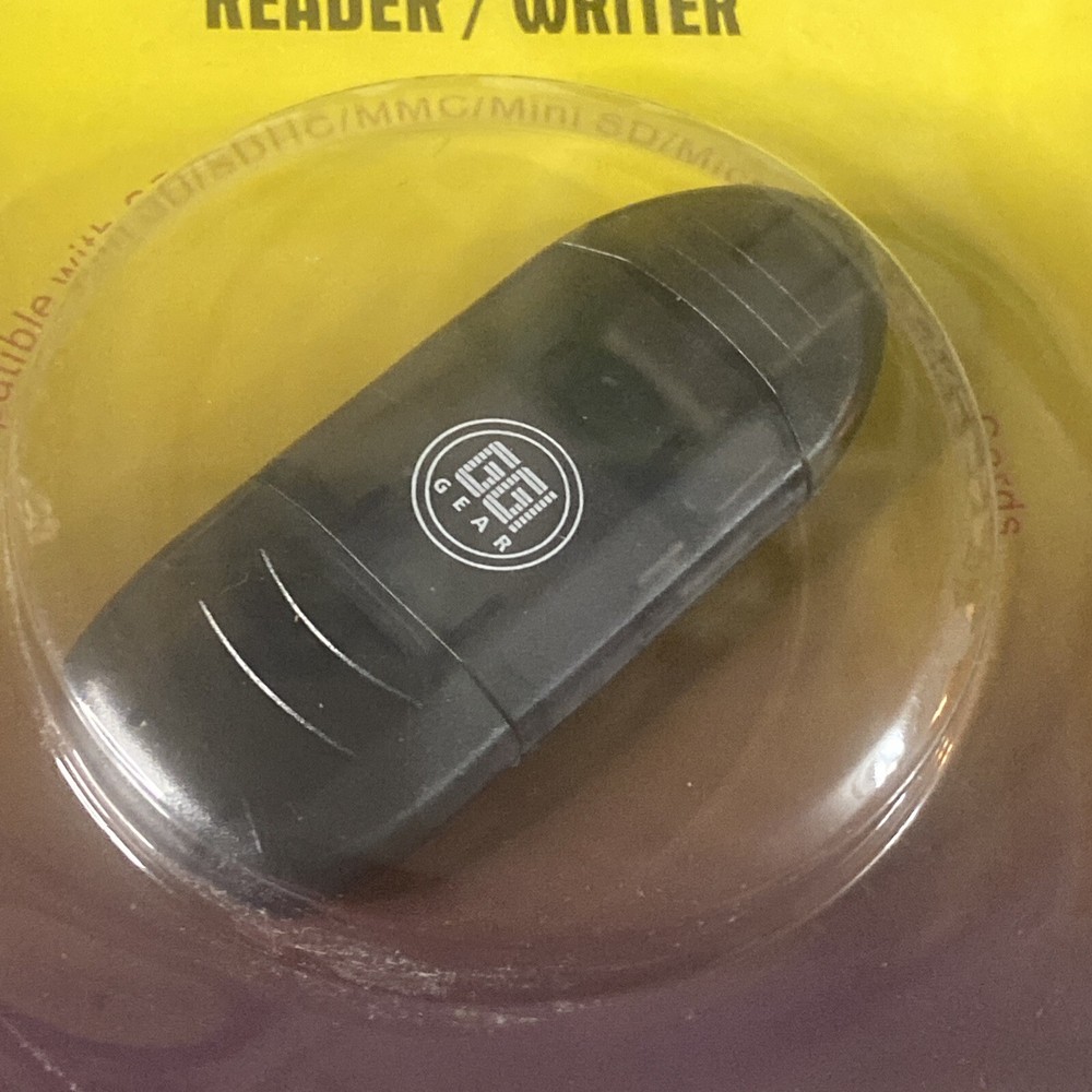 GGI Gear - Digital Camera Compact Flash Card Reader/Writer - USB 2.0 In Package