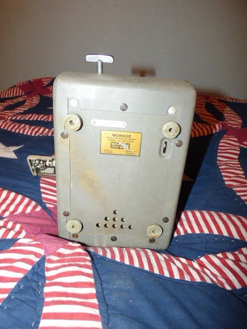 Vintage Monroe Calculating Adding Machine LA7-100 WORKS