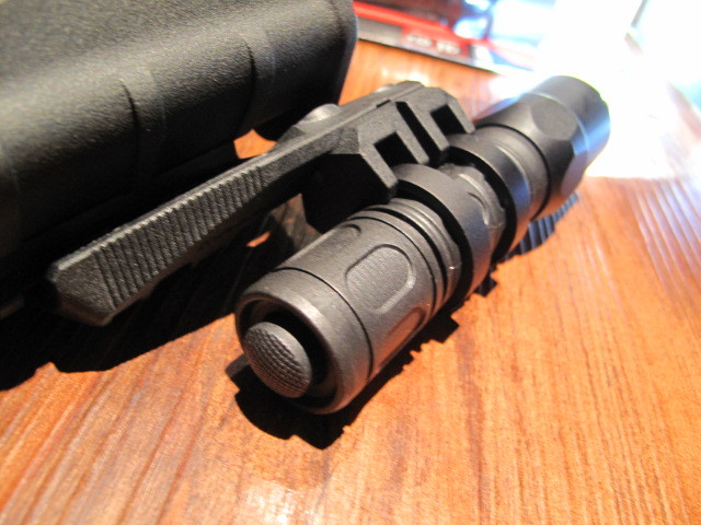 Surefire for Mossberg 500 + Forend G2X Flashlight Mount w 5" Rail BLACK