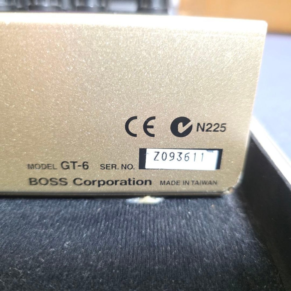 BOSS GT-6 Multi-Effects Processor with Hard Case and KORG Tuner
