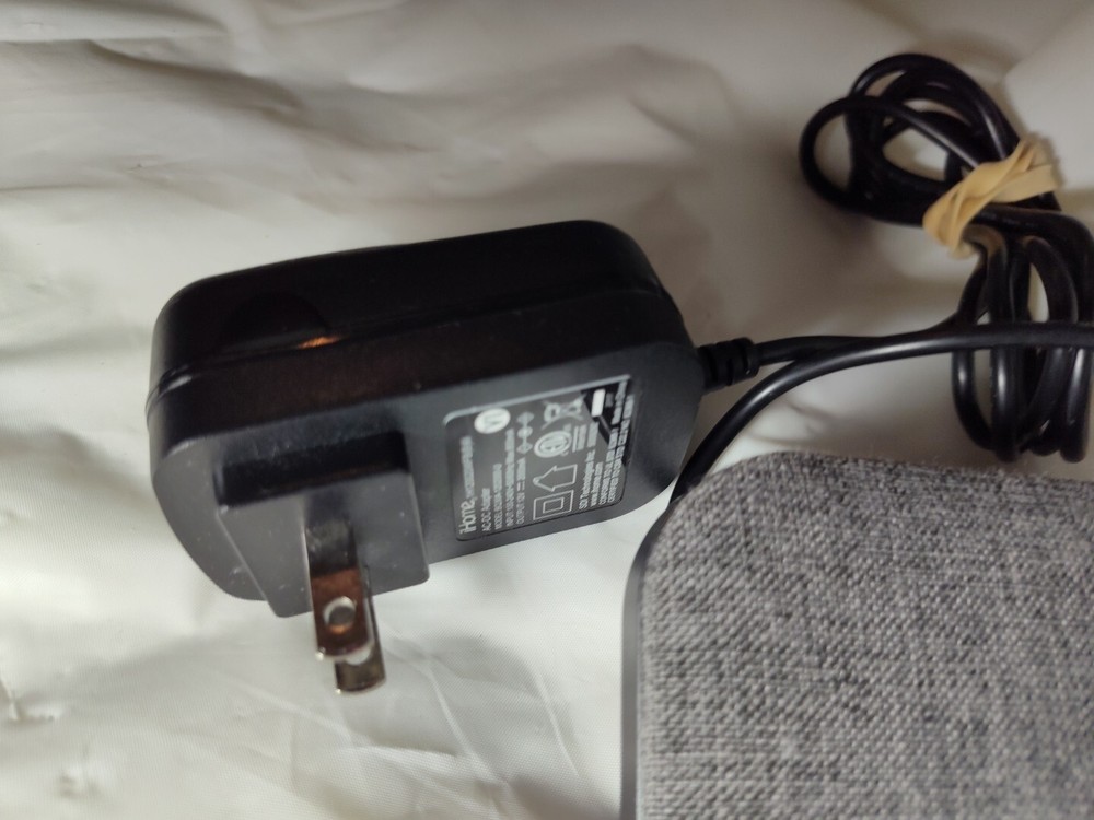 iHome iW19 Wireless Charging Pad - Pre-Owned