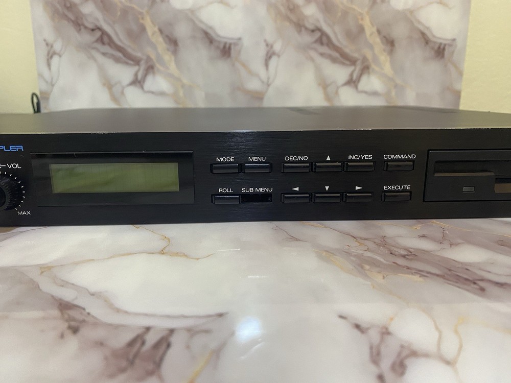 Vintage Roland S-330 DIGITAL SAMPLER Rack Mount Sampler Tested Working **READ**