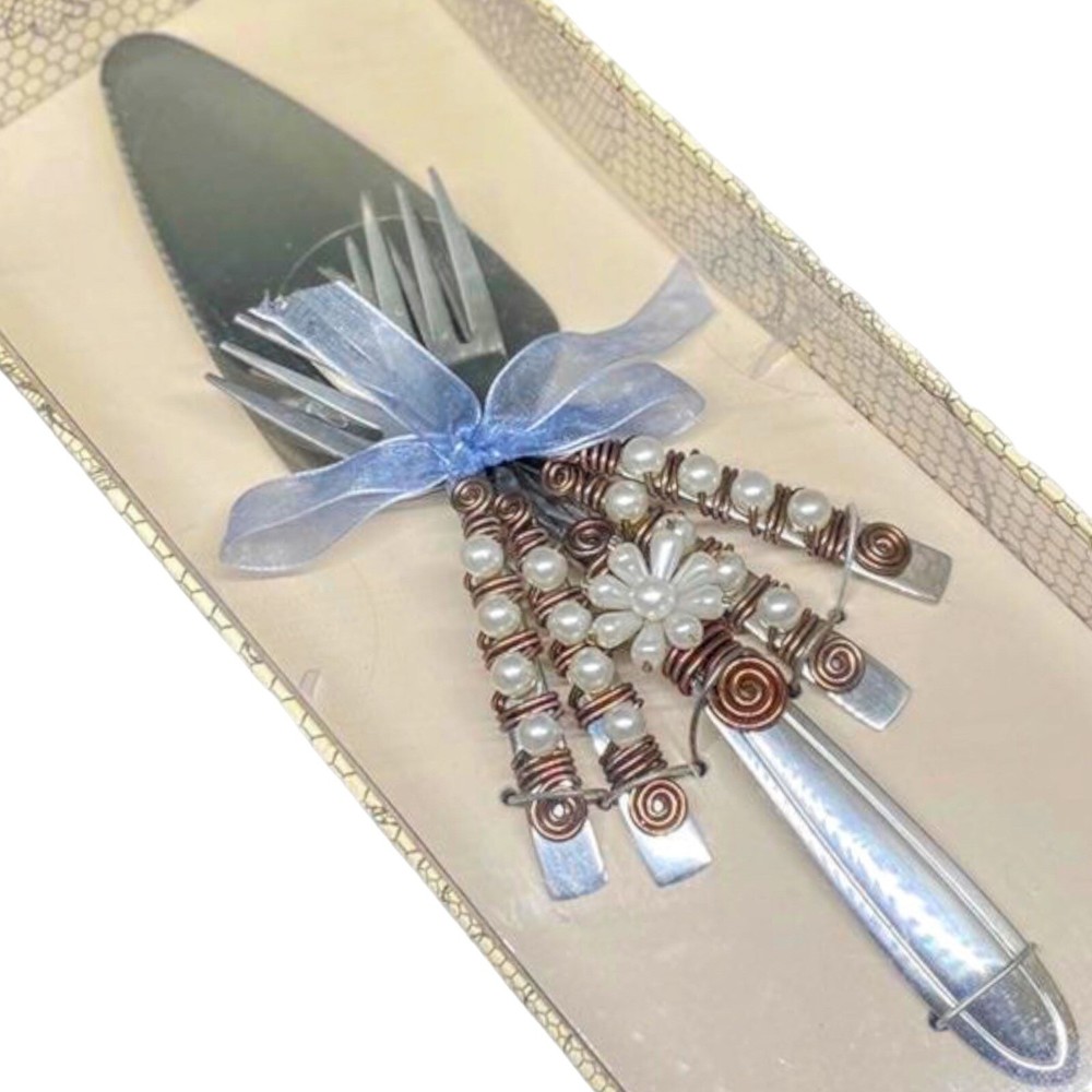 Beaded Cake Serving Set 5 Piece Blue and White Tableware Wild Eye Designs NEW