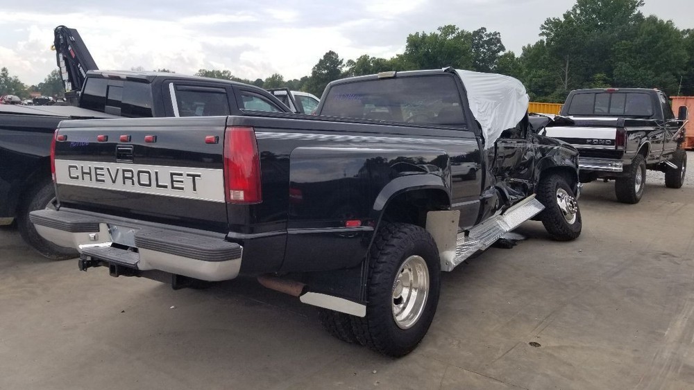 93 CHEVY TRUCK 3500 FRONT CARRIER DIFFERENTIAL AXLE ASSEMBLY