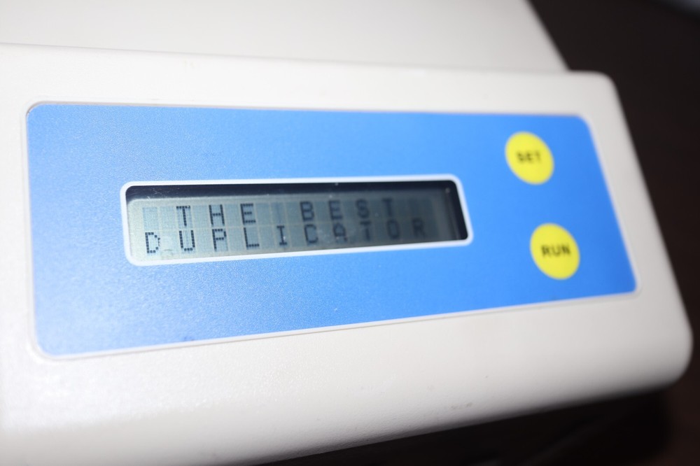 Kanguru DVD-RW Portable 1:1 DVD/CD Duplicator - no computer!