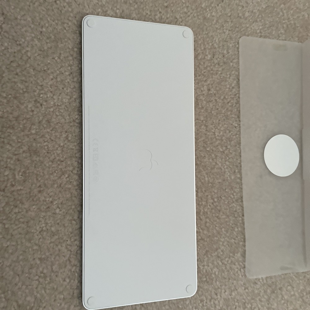 Apple Keyboard (A3118) & Mouse (A3204). Combo