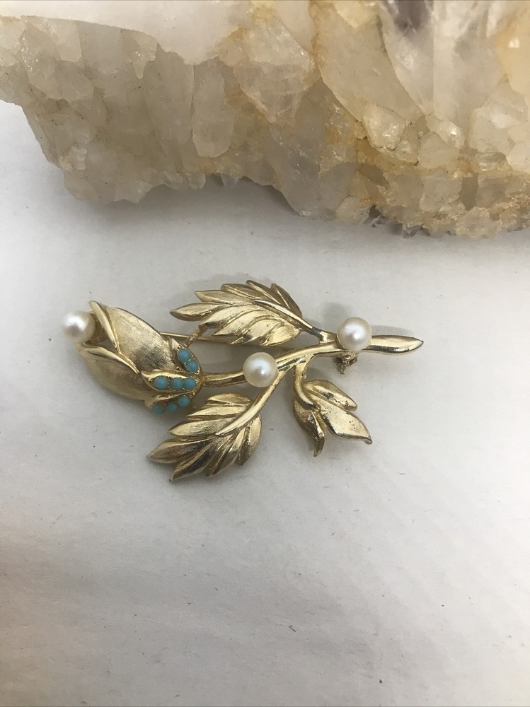 Vintage Brookraft Leaf Accent Brooch
