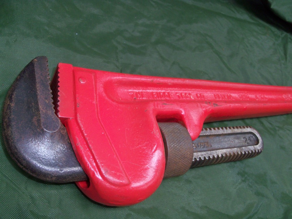 RIDGID 24" HEAVY DUTY PIPE WRENCH