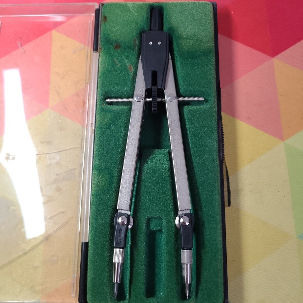 Helix Professional Quick Release Compass and Storage Case! Push Button Release