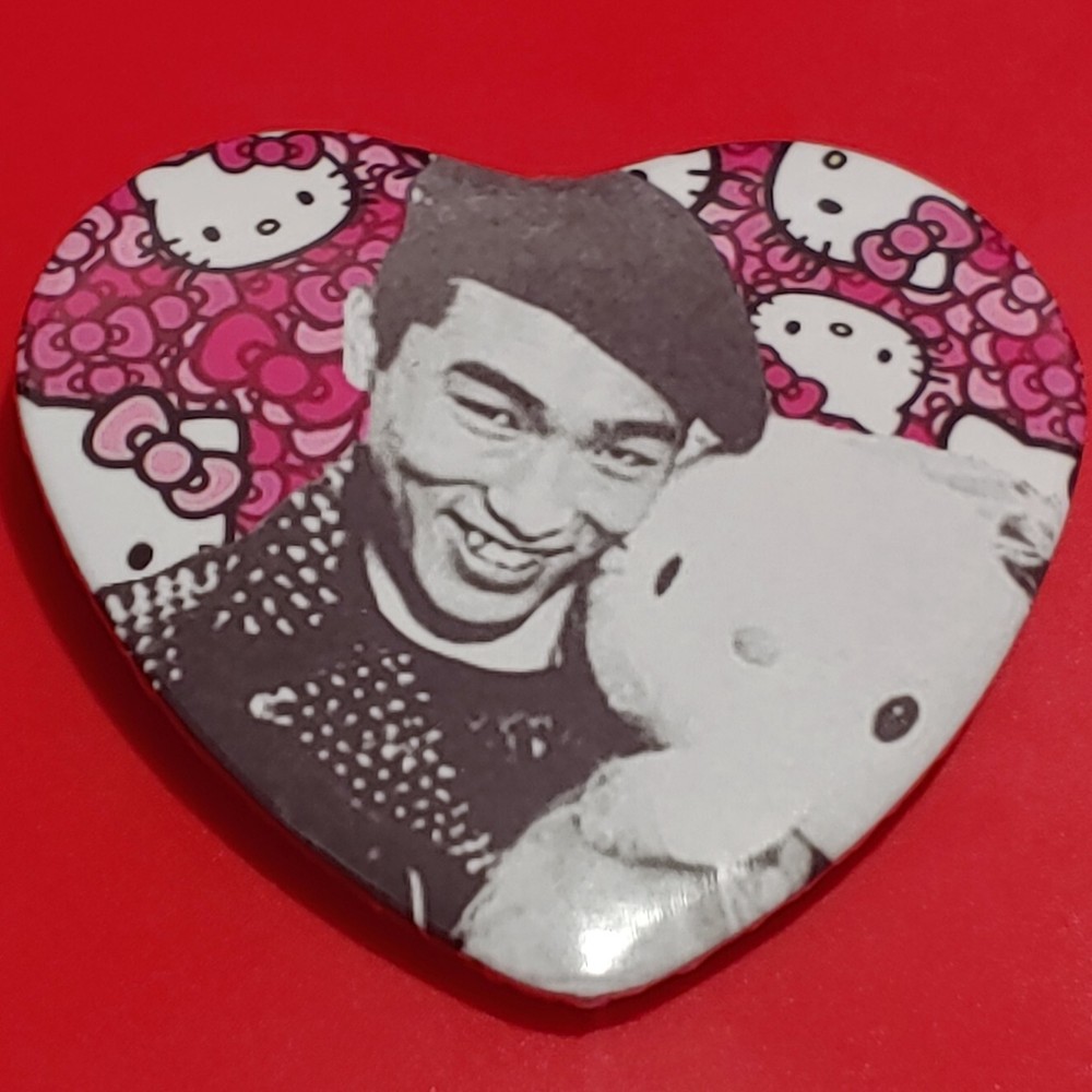2 1/4 Inch Sakevi GISM Hello Kitty Heart Pinback Button