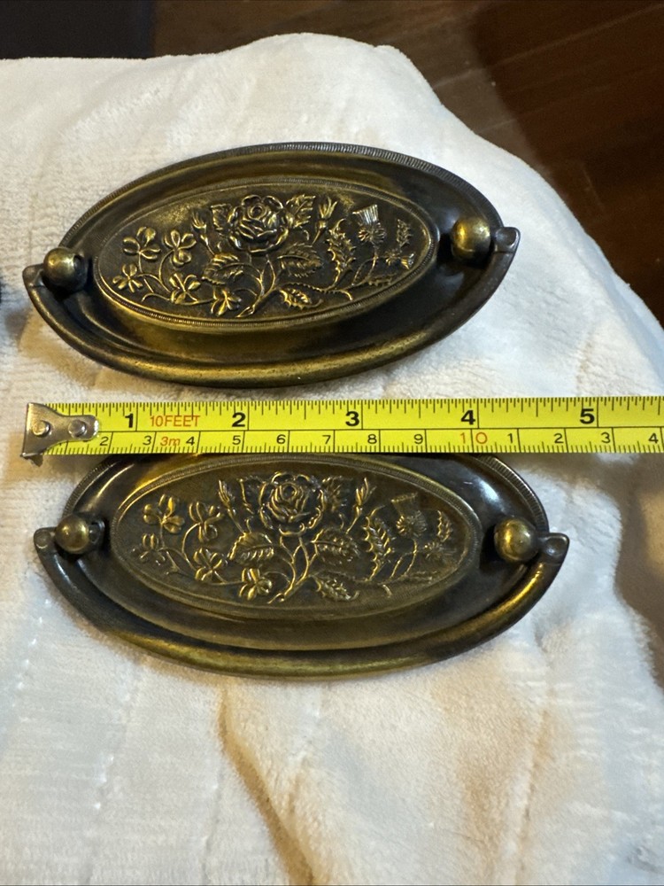 4- VTG Hepplewhite Drawer Pulls 3 Large 1 Medium