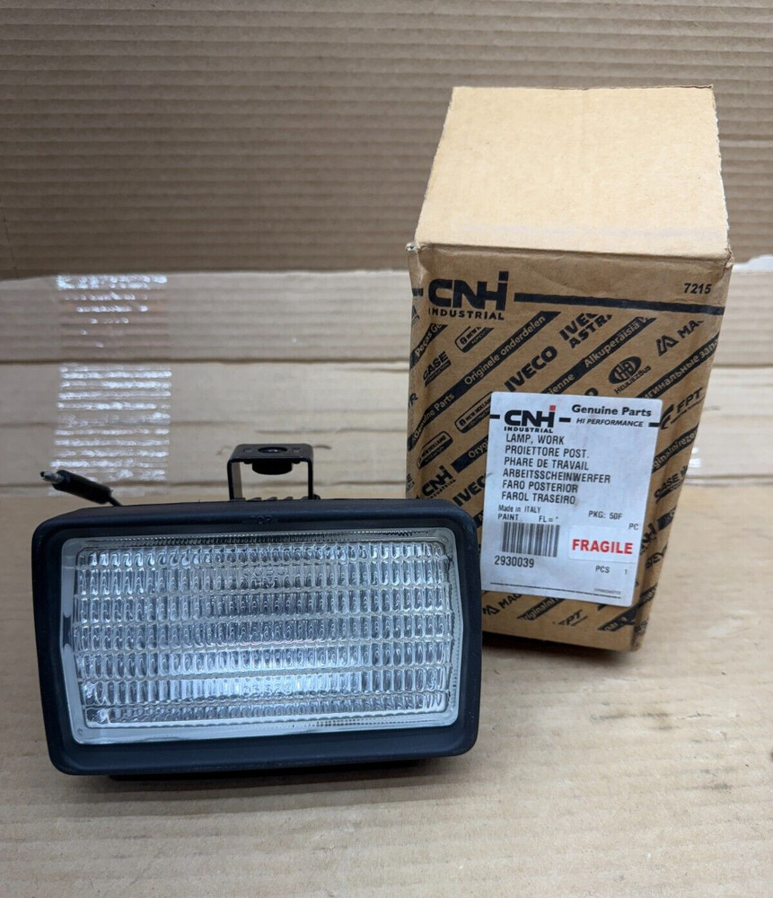 Genuine CNH 2930039 Work Lamp 12V / 55W / Halogen Clear For Select Case Models