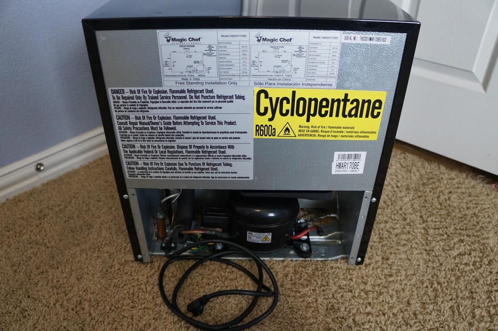 Magic Chef Mini Fridge (HMAR170BE)