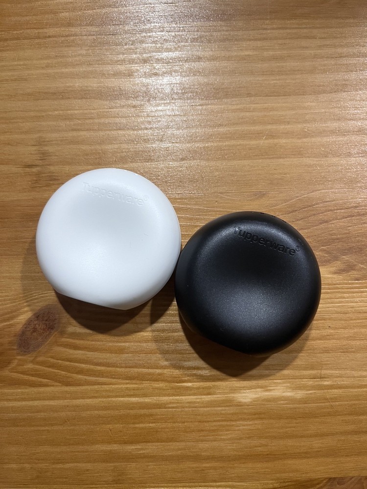 Tupperware Ergonomic Salt & Pepper Shakers black & White