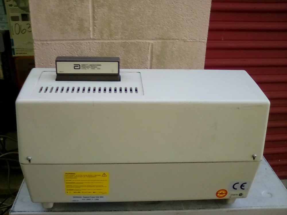 Abbott Quantum II Dual-Wavelength Analyzer 3305-86