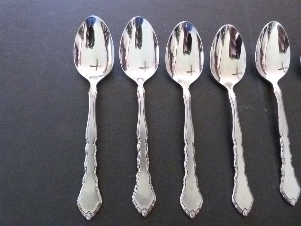 7 Oneida SATINIQUE Stainless TEASPOON SPOONS EXCELLENT CONDITION 6"