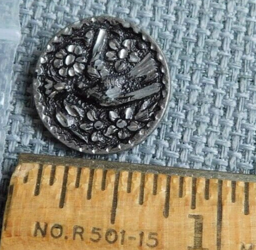 Antique Vtg   Button Bird Aprx: 3/4" #538-X