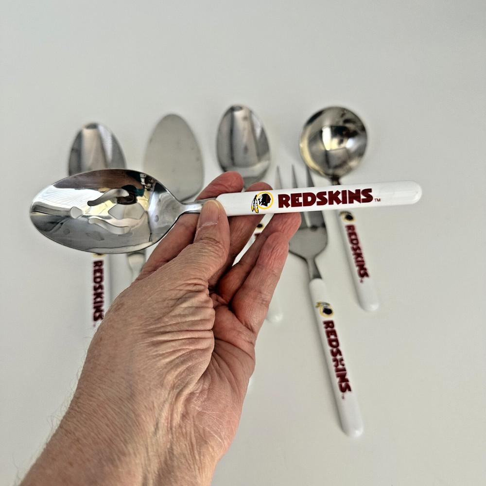 Washington Redskins Commanders Cutlery Flatware Silverware 8 piece Serving Set