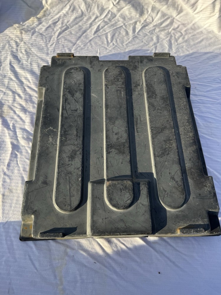 Isuzu Npr Battery Cover
