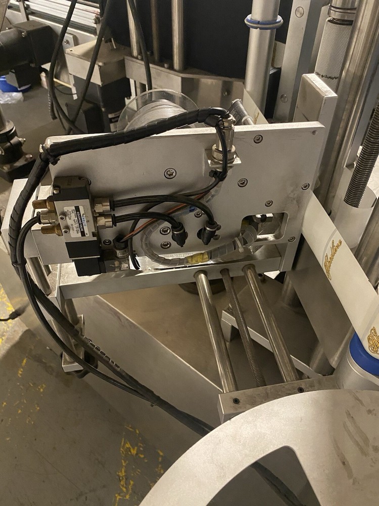 Label-on Labeler & Induction Sealer
