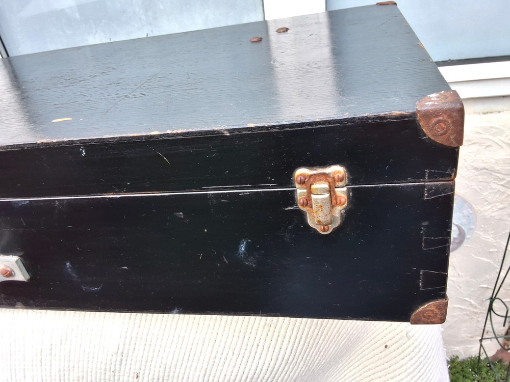 LARGE VINTAGE BLACK CARPENTERS TOOL BOX with METAL HANDLE