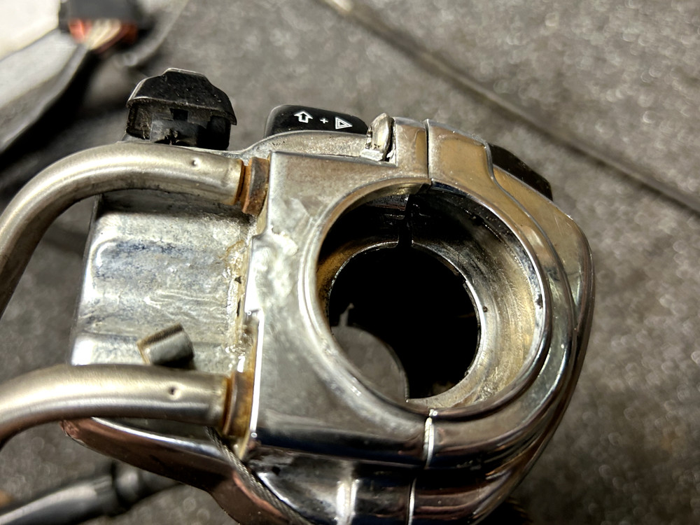 GENUINE HARLEY DAVIDSON TOURING RIGHT HANDLEBAR CONTROL HOUSING SWITCH