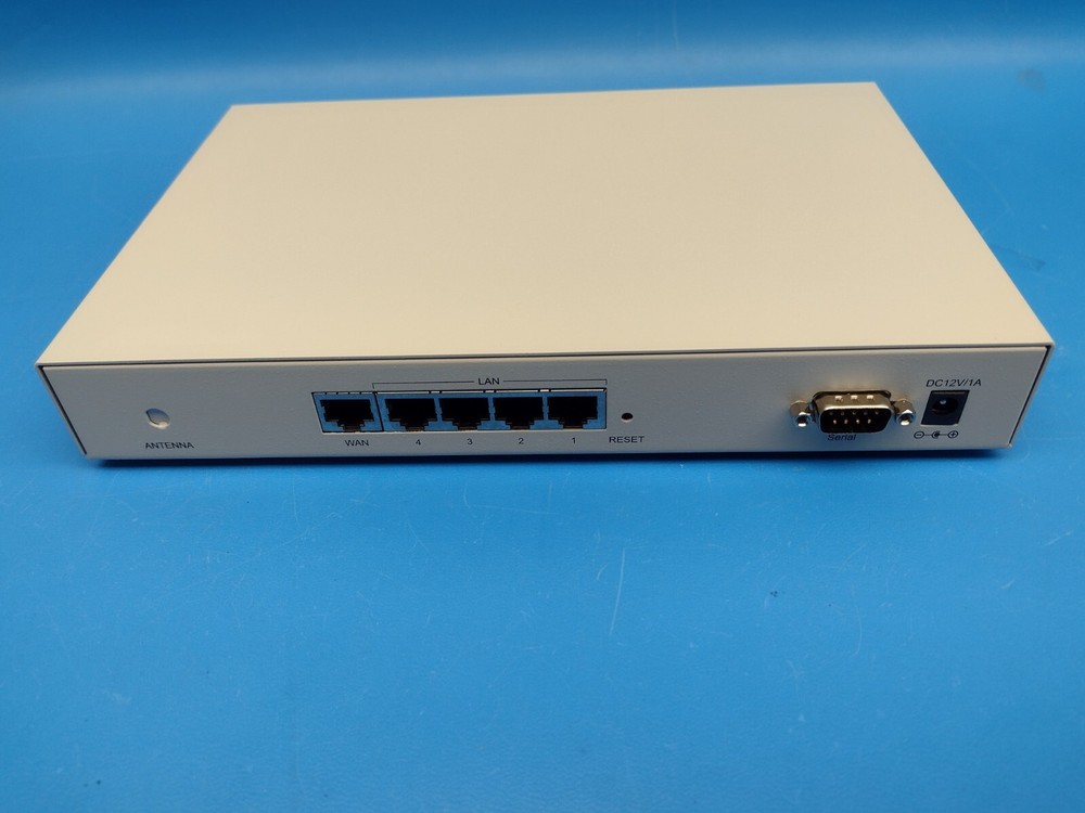 MultiTech RouteFinder RF820 VPN Data Networking SOHO Internet Security Appliance