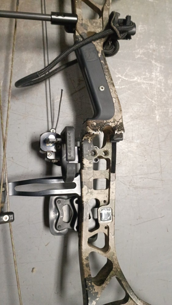 Bear Archery Divergent Eko Compund Bow