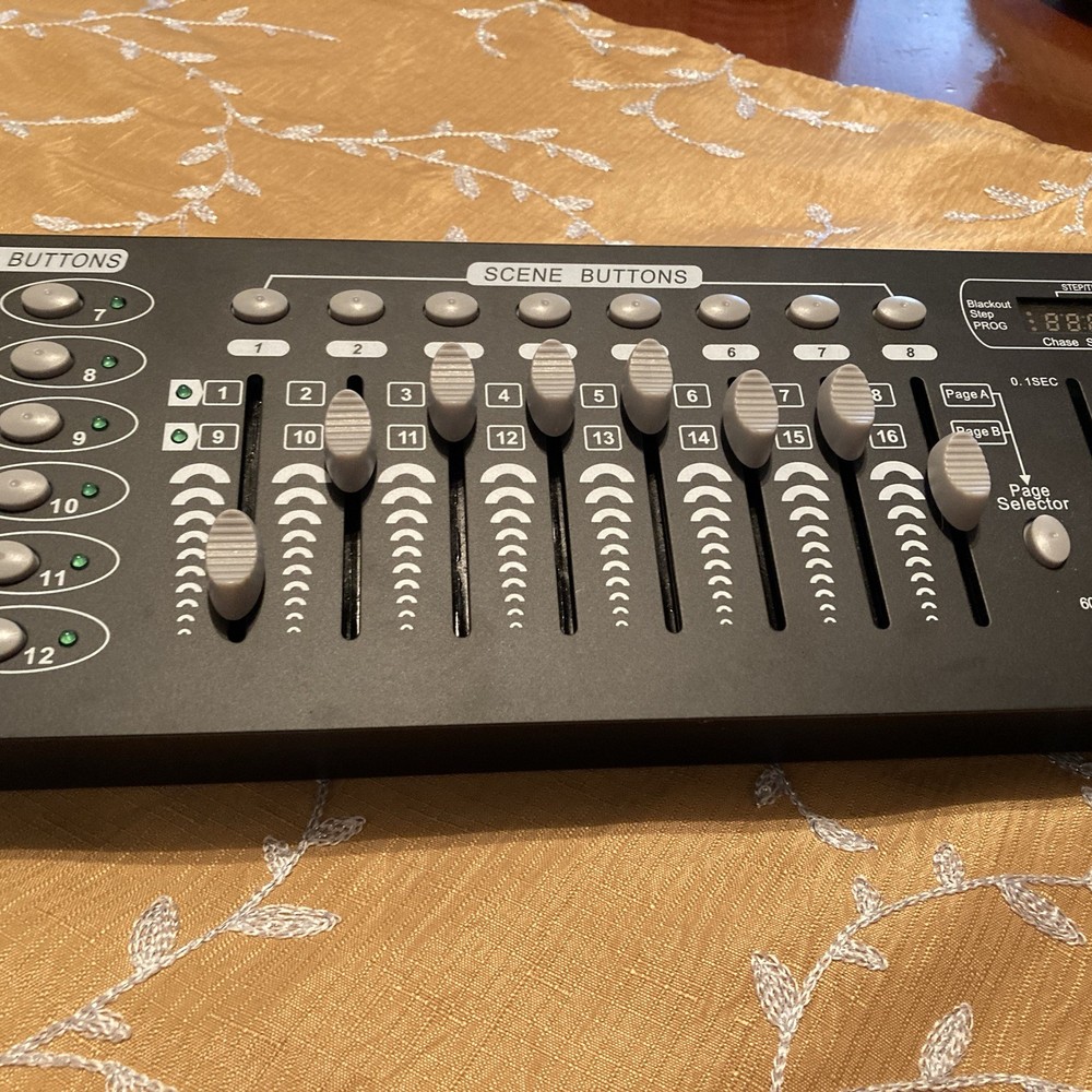 192 Channel DMX512 Controller Professional Lighting Console