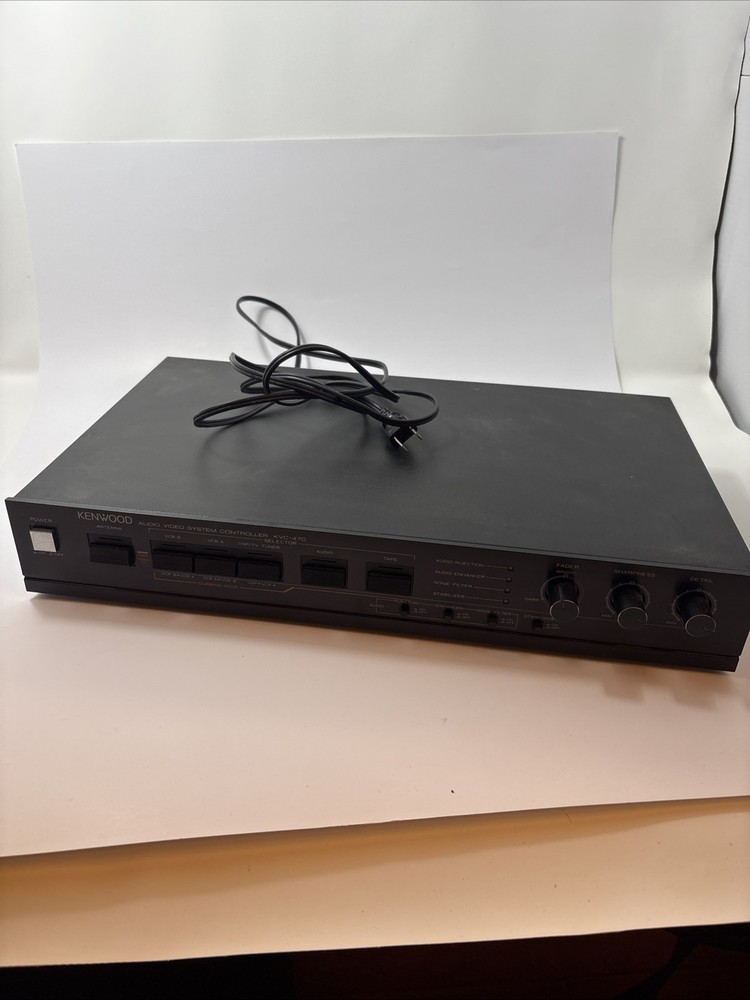 Kenwood KVC-470 Audio Video System Controller — Vintage AV Processor