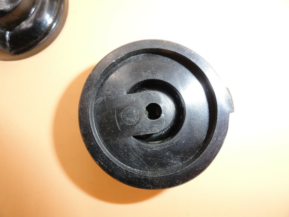 VINTAGE BAKELITE KNOBS (Lot of 10)