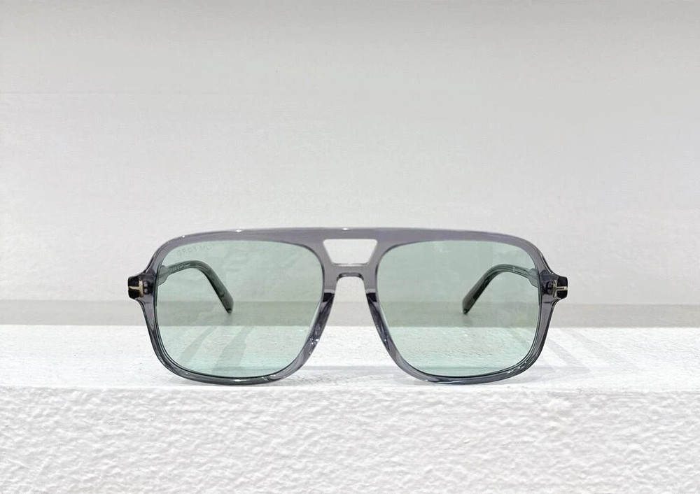 Tom Ford Shiny Gray Frame Aviator Sunglasses 60 18-140