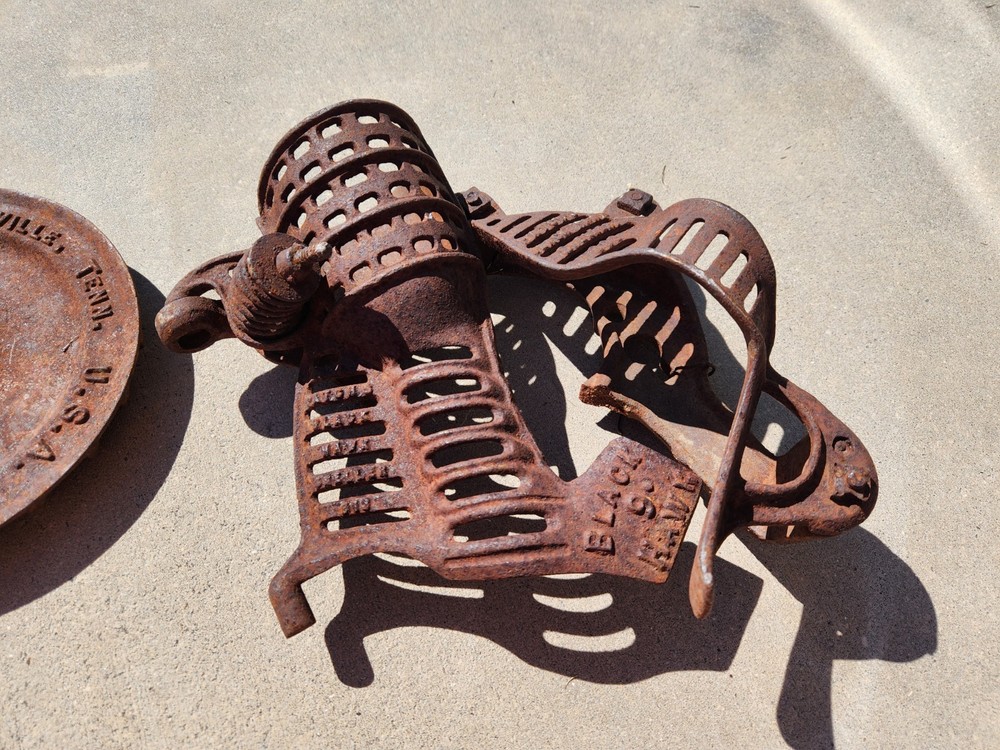 ANTIQUE BLACK HAWK CORN SHELLER FOR PARTS