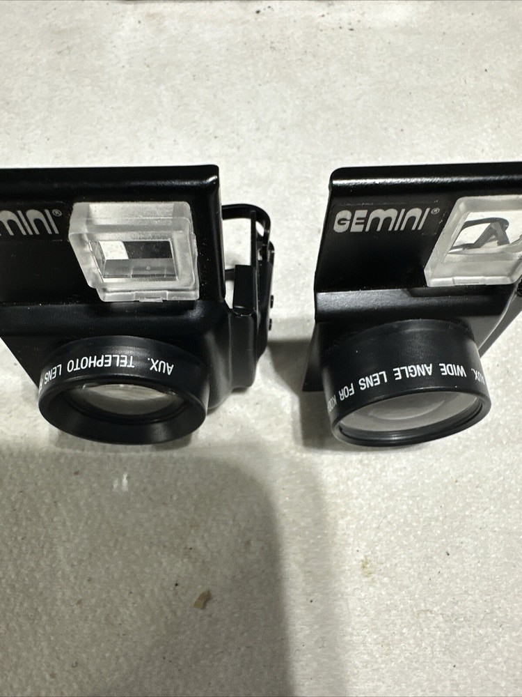 Several Vintage Cameras And Flash Bulbs, Read Full Description