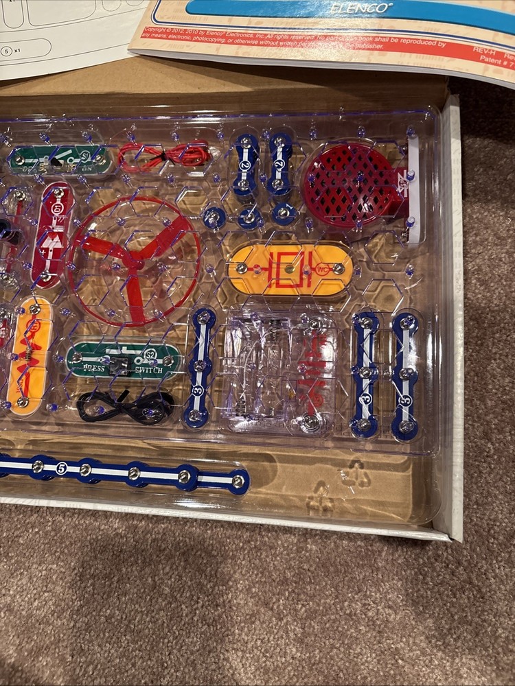 Snap Circuits Jr.SC-100 Learn Electronics Build Over 100 Projects 8+ By Elenco