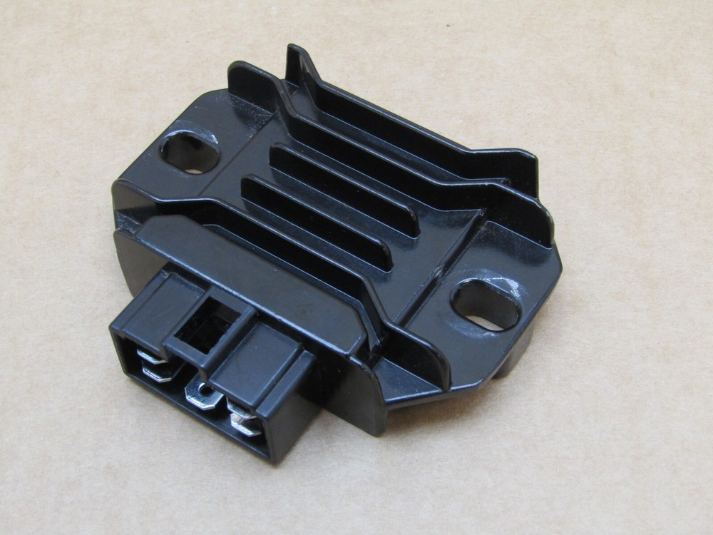 Keeway RKF 125 E5 2022 regulator rectifier (11610)
