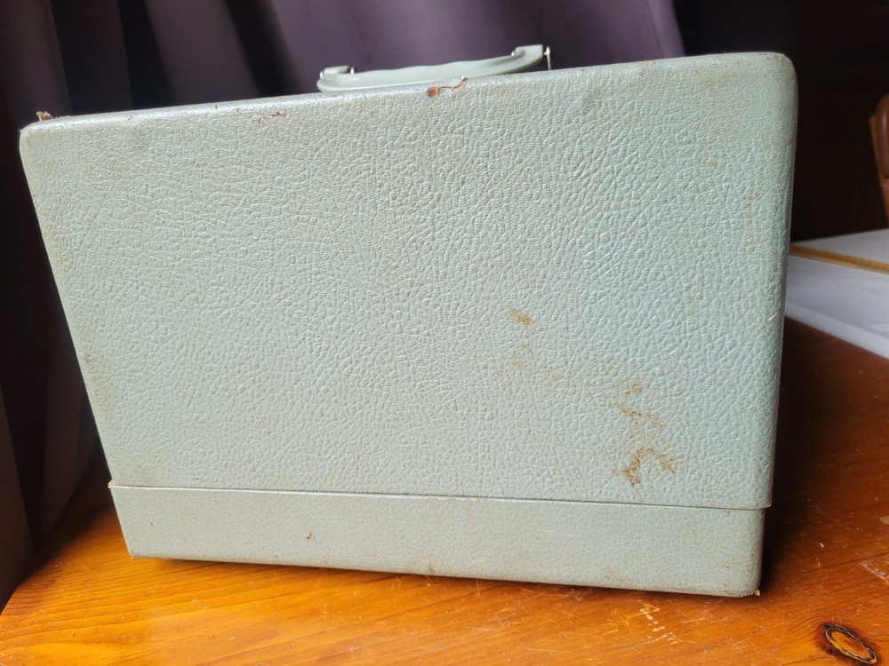 Vintage ARGUS 300 Slide Projector with Case