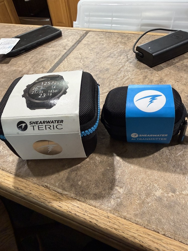 SHEARWATER TERIC SCUBA Dive wrist Computer w/ AI Transmitter