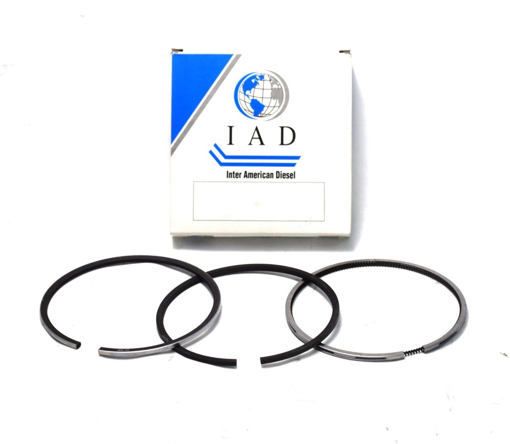 )NEW   PISTON RING SET  DT466E IAD-1817247C93 INTERNATIONAL