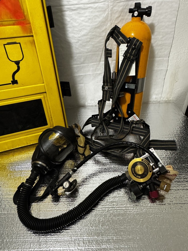 MSA cylinder 5-978-1 with frame harness and mask