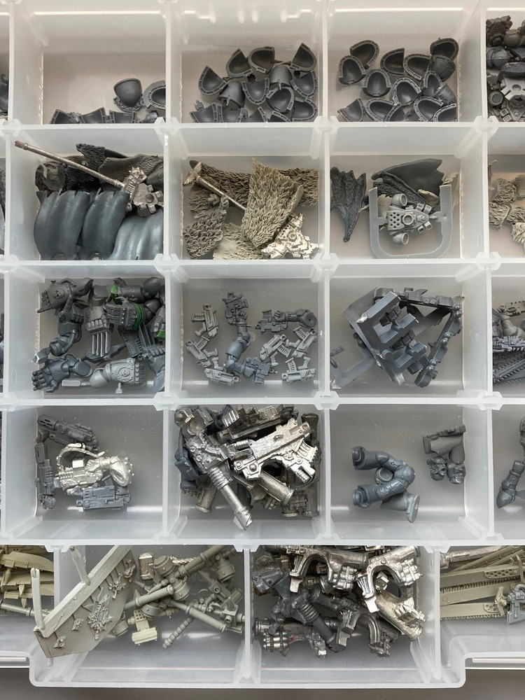 Space Wolf miniatures, weapons, bits, extras old sculpts
