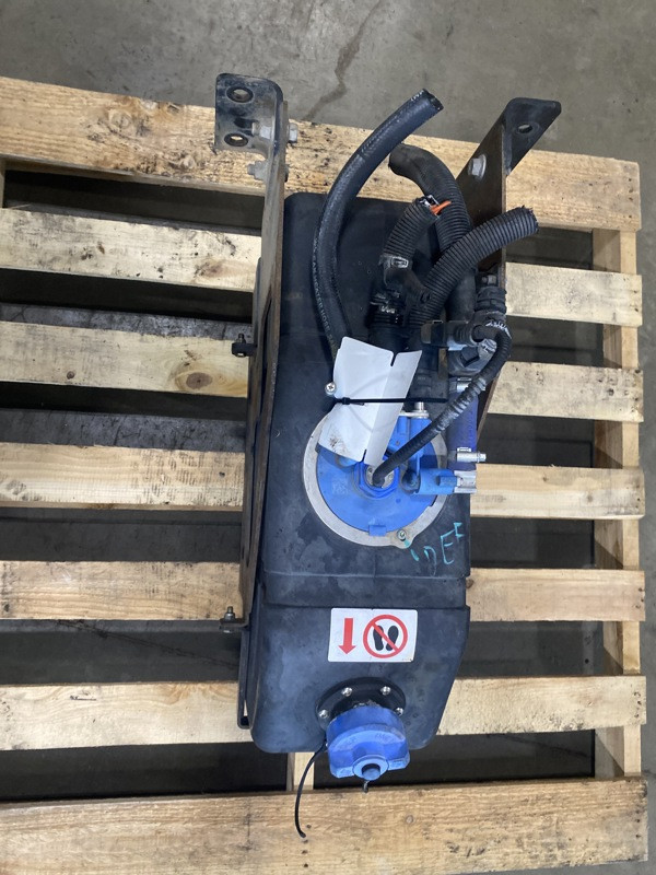 2018 Universal DEF Tank (657-11185)
