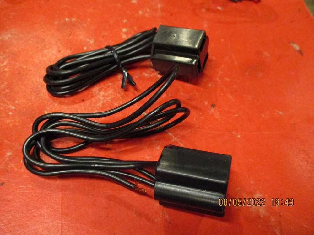 HEADLIGHT -FLASHER---3 PRONG--HEAVY DUTY---SOCKET- LOT OF--2