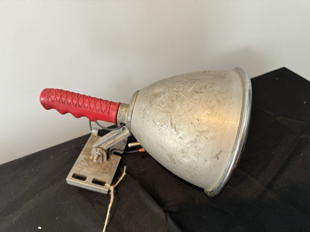 HALF-MILE-RAY MODEL 1075 PORTABLE Boat Light Lantern Light