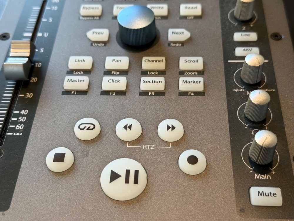 PreSonus ioStation 24c USB-C Audio Interface & DAW Controller – Great condition