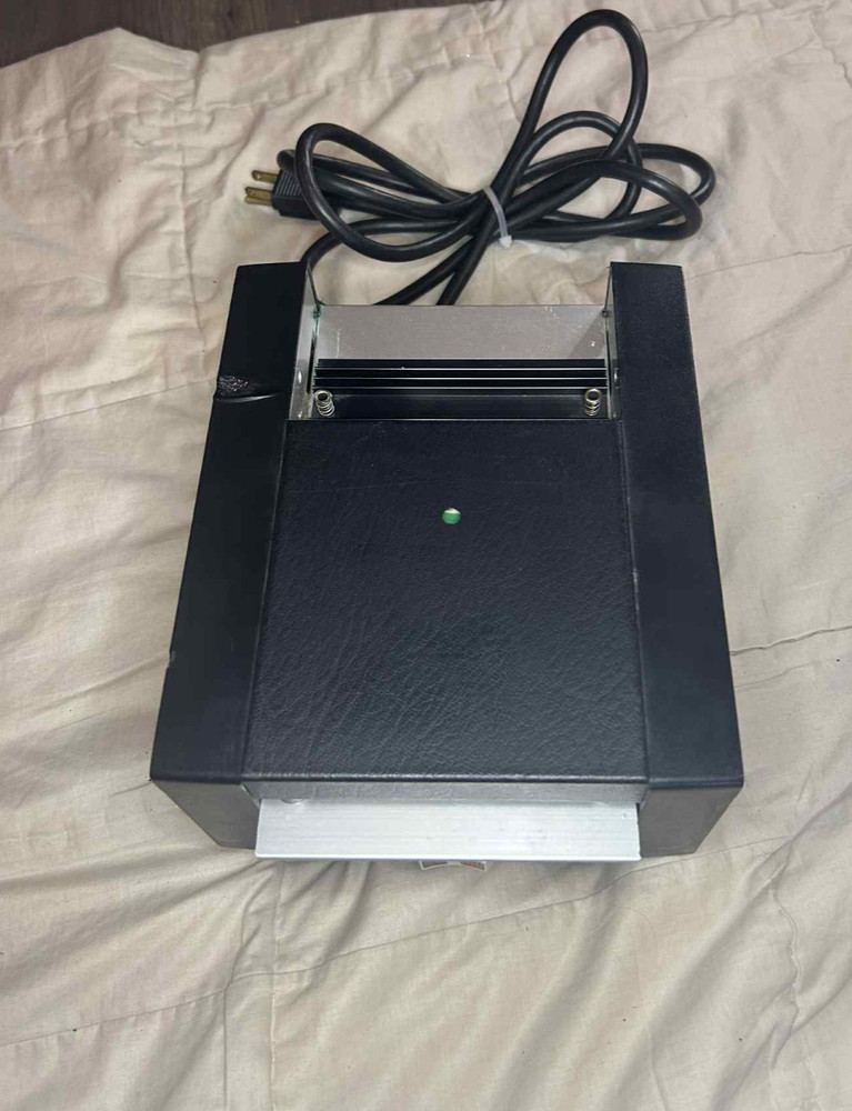 Model 5000 Laminator – 115V – Tested (Runs & Heats) – AS-IS