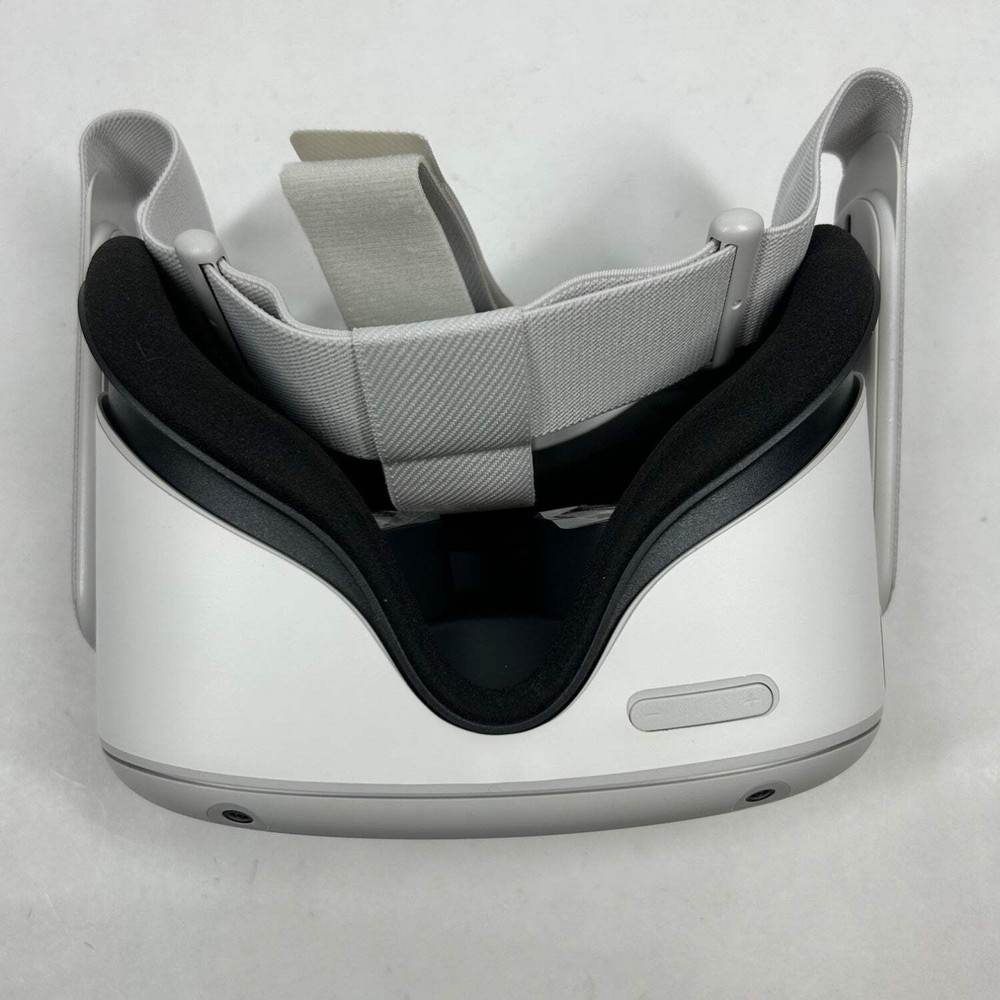 Oculus Quest 2 256GB VR System KW49CM