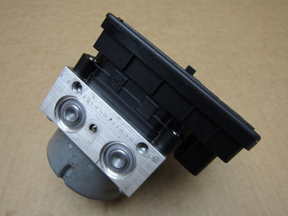 Triumph Tiger 1200 Rally Explorer 2022 ABS pump control module (12382)