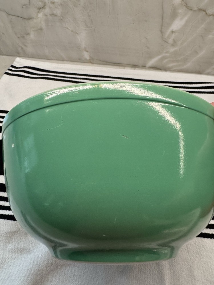 VTG PYREX 1940s No # Thin Wall Primary Green Mixing Nesting Bowl, 2.5 QT.
