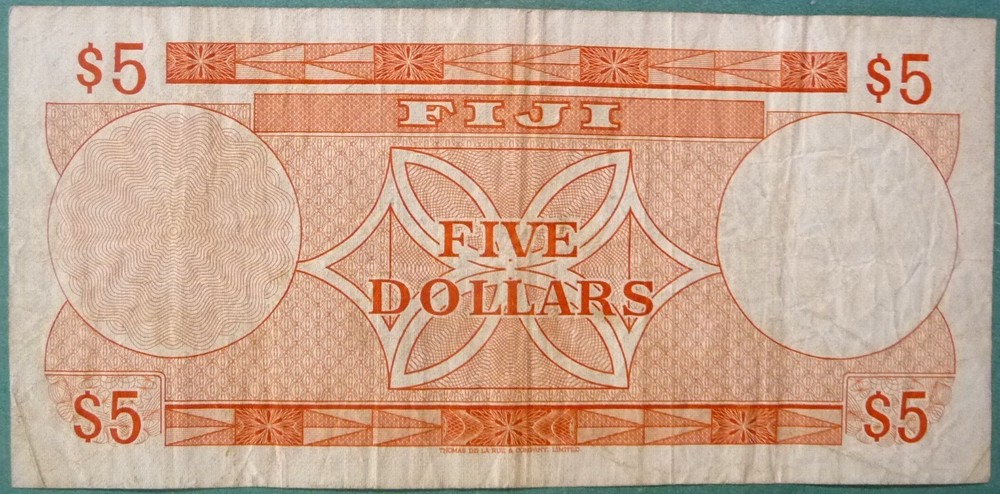 FIJI 5 DOLLARS NOTE FROM 1974, P73, QE II